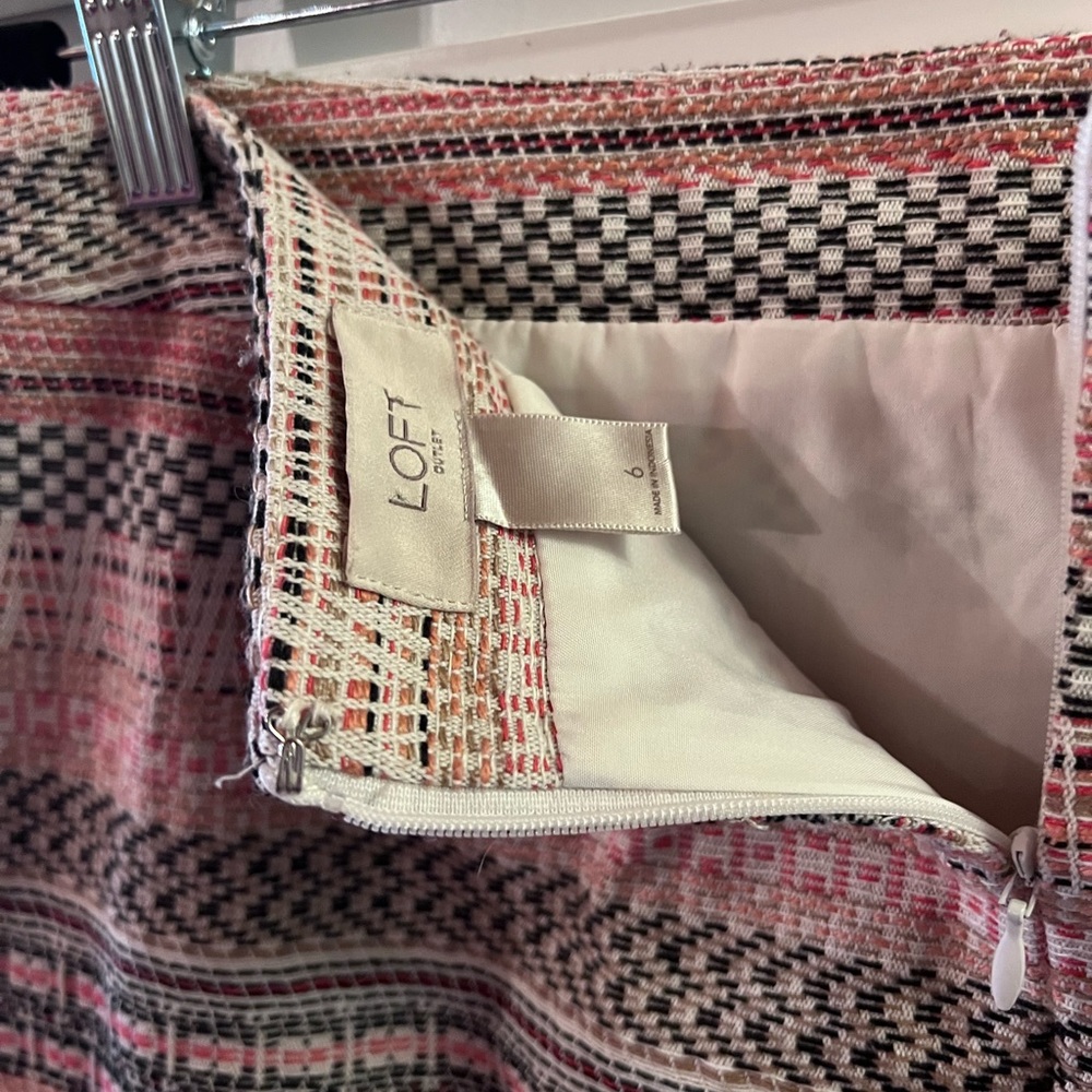 Loft Pattern Skirt - Picture 3 of 4